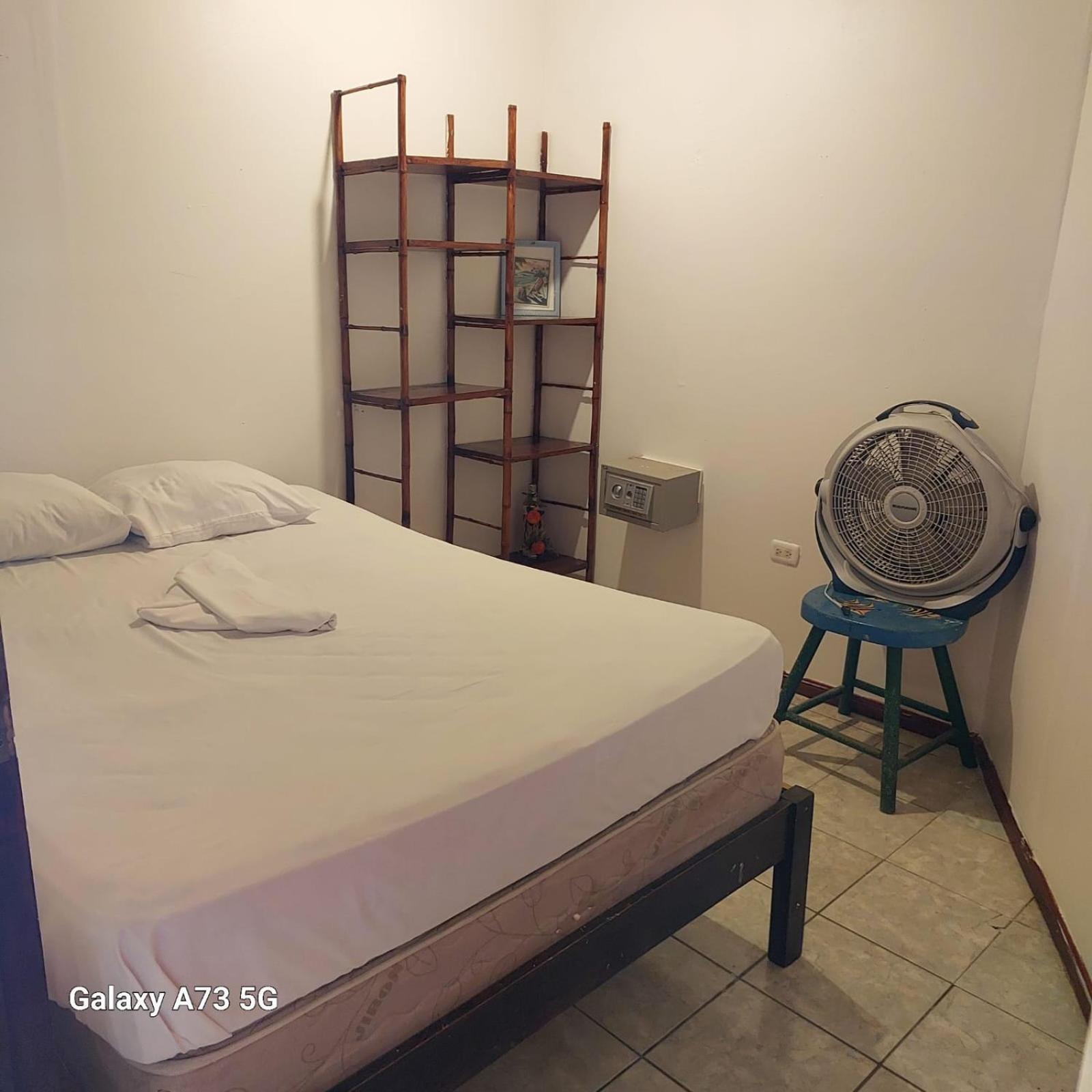 Costa Linda Art Hostel Nationalpark Nationalpark Manuel Antonio Exterior foto
