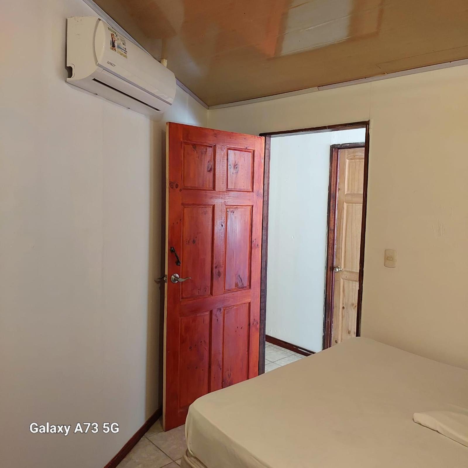 Costa Linda Art Hostel Nationalpark Nationalpark Manuel Antonio Exterior foto