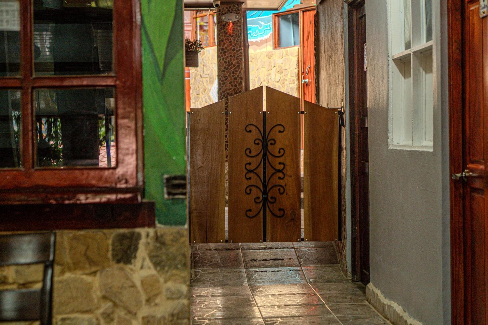 Costa Linda Art Hostel Nationalpark Nationalpark Manuel Antonio Exterior foto
