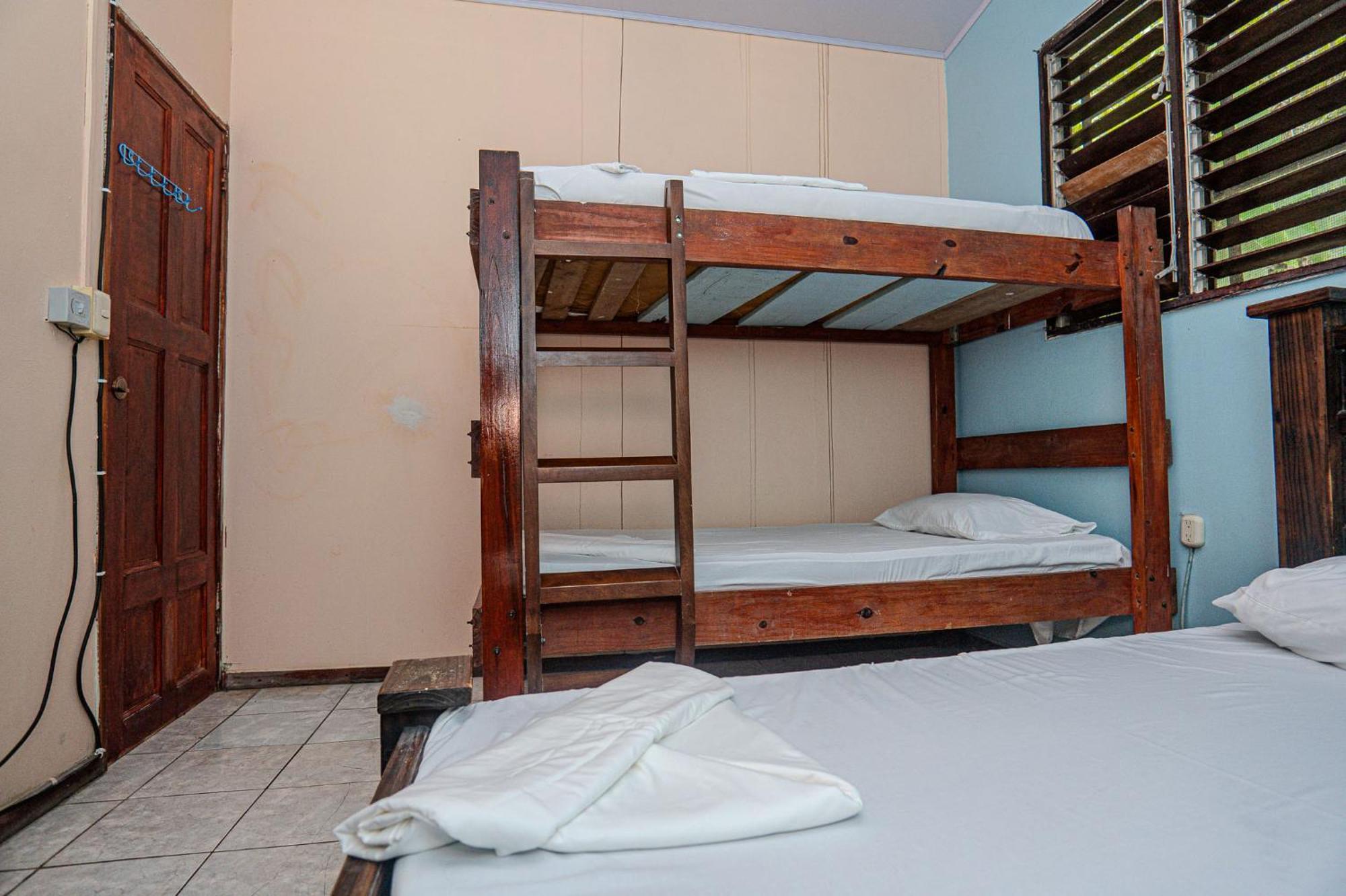 Costa Linda Art Hostel Nationalpark Nationalpark Manuel Antonio Exterior foto