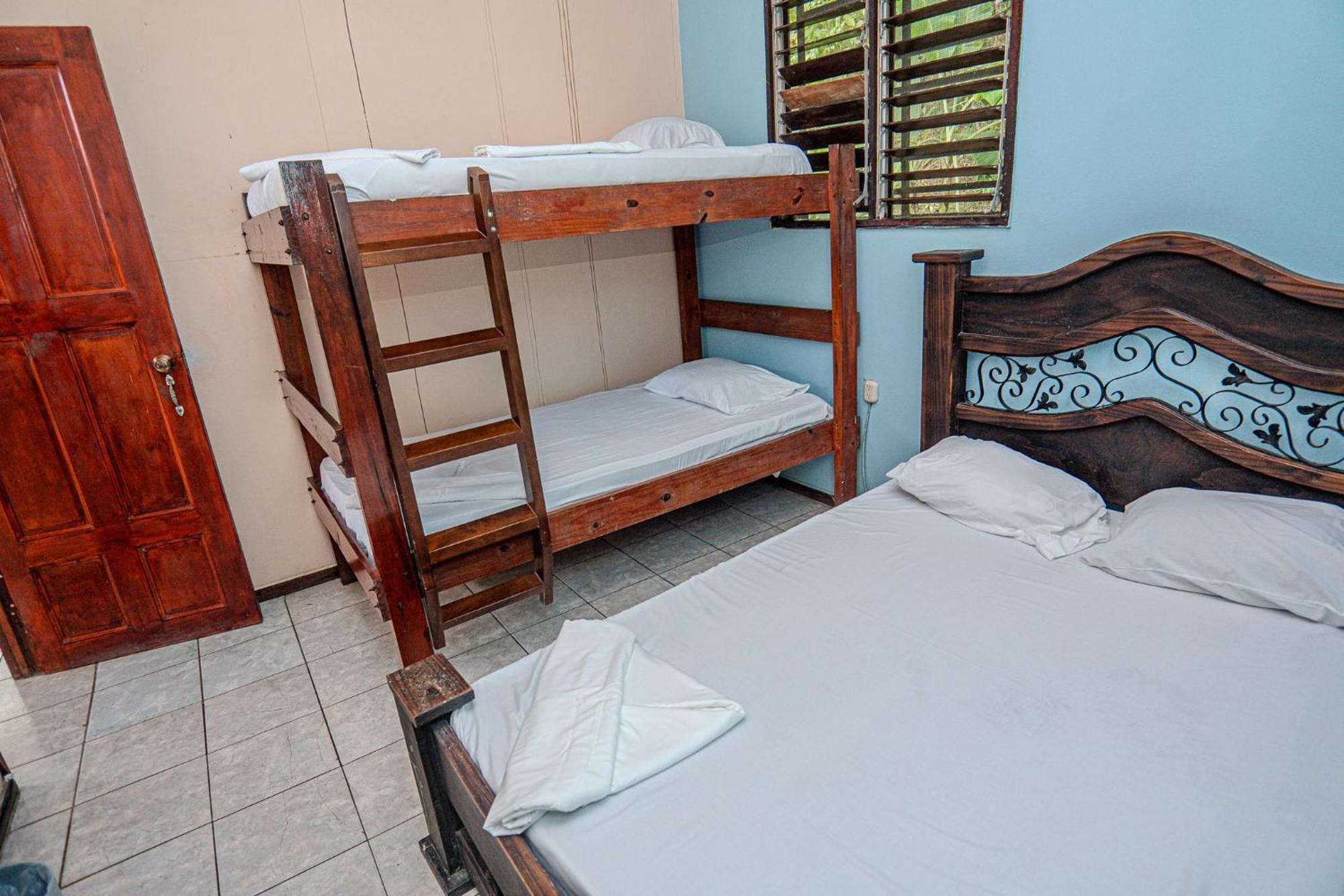Costa Linda Art Hostel Nationalpark Nationalpark Manuel Antonio Exterior foto